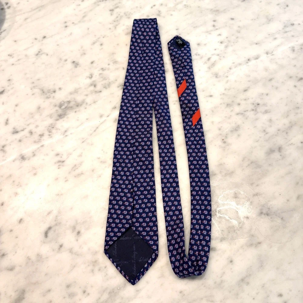 Salvatore Ferragamo Mens Silk Tie Navy Blue Elephant Print Italy 3.25 Inch Width